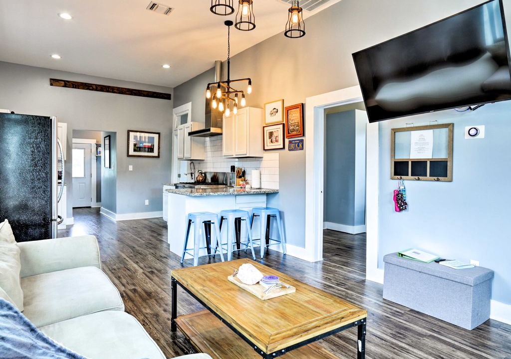Photo of Livingroom in Beacon Hill