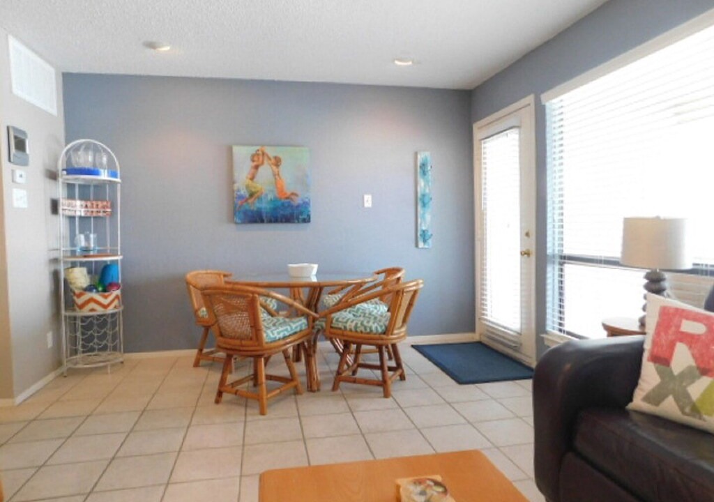 Photo of Livingroom in Briarcliff
