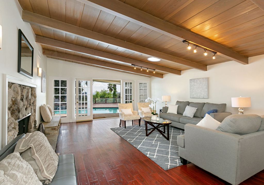 Photo of Livingroom in Encino