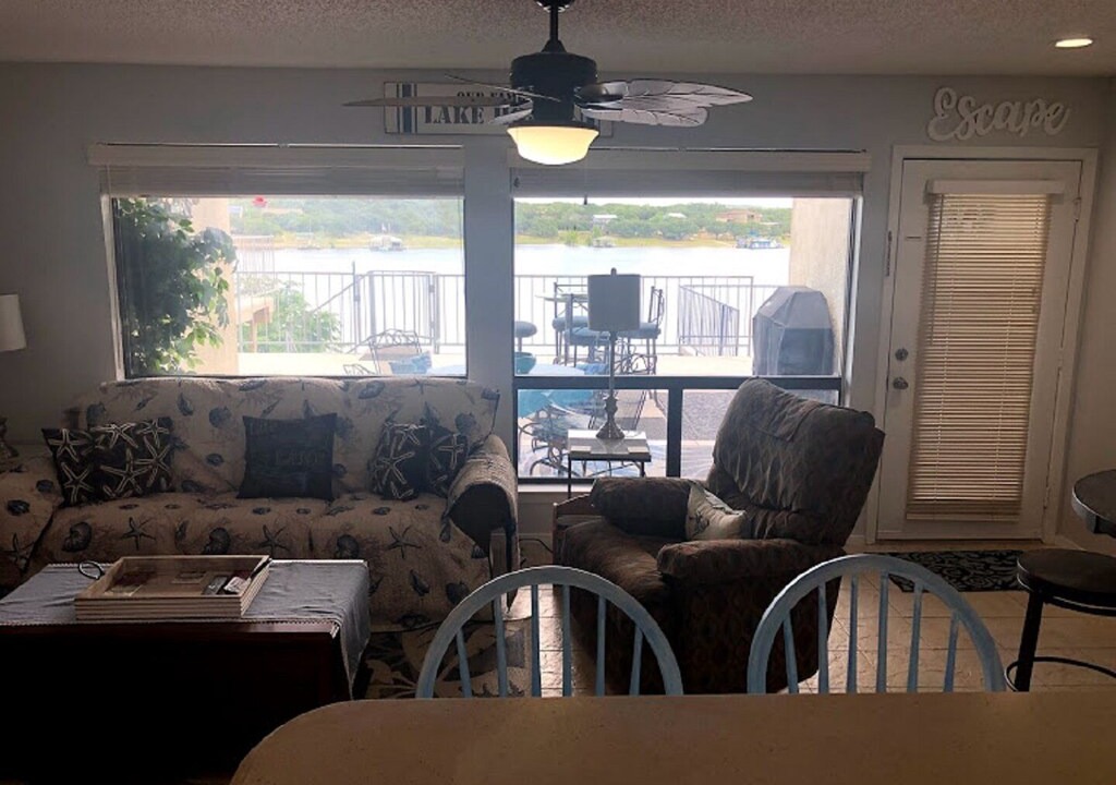 Photo of Livingroom in Briarcliff