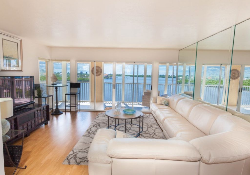 Photo of Livingroom in Bonita Springs