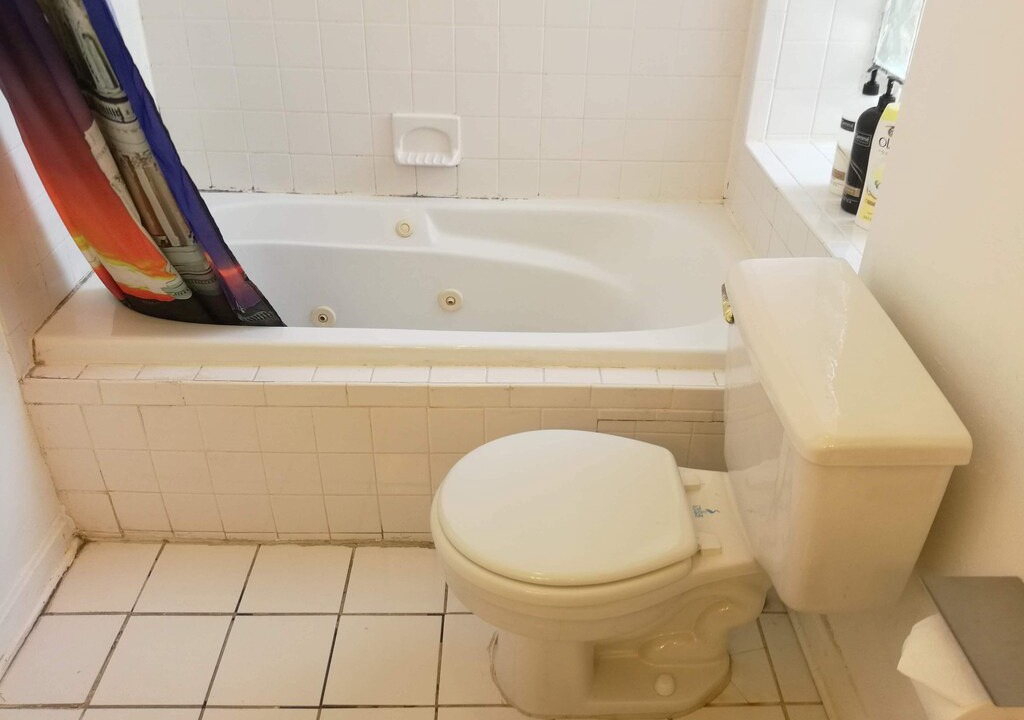 Photo of Bathroom in Shaw