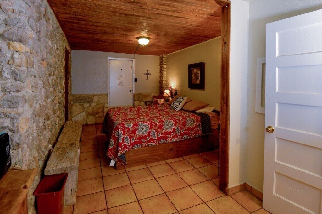 Photo of Bedroom in Leakey