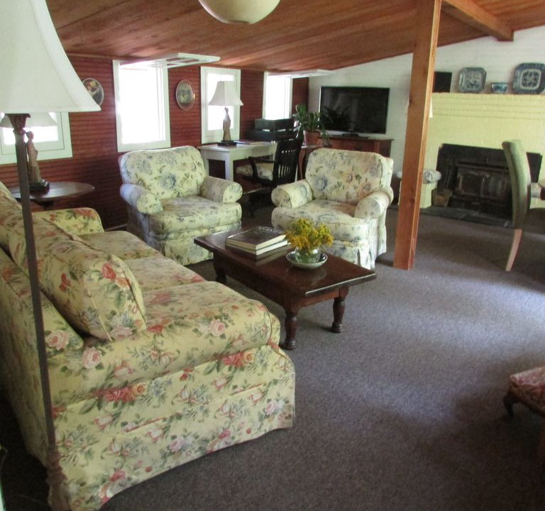 Photo of Livingroom in Wading River