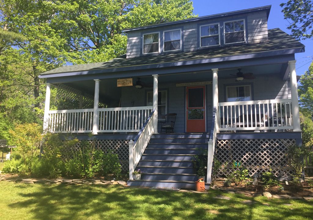 Photo of Buildings in Peaks Island