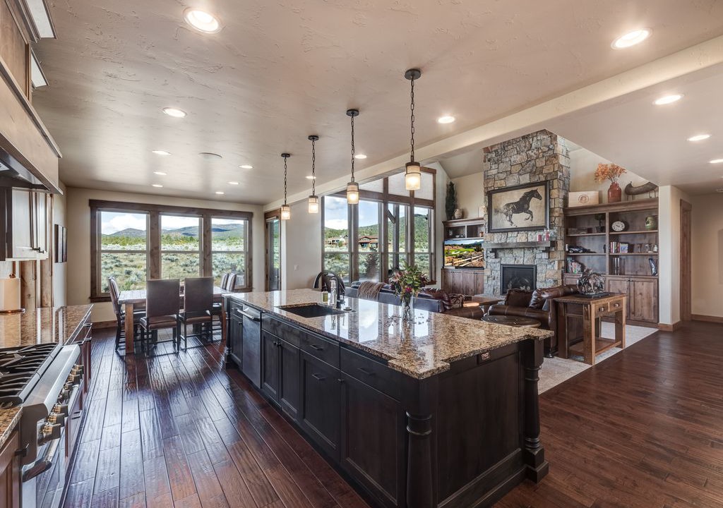 Photo of Livingroom in Powell Butte