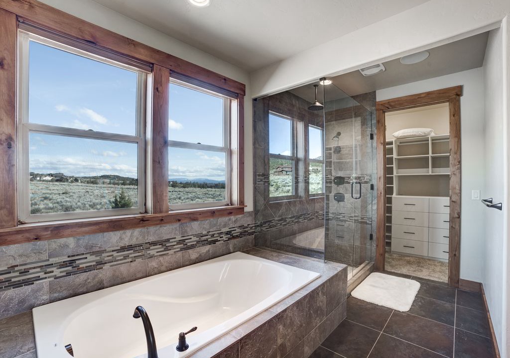 Photo of Bathroom in Powell Butte