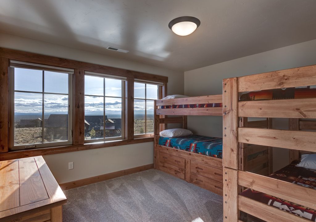 Photo of Livingroom in Powell Butte