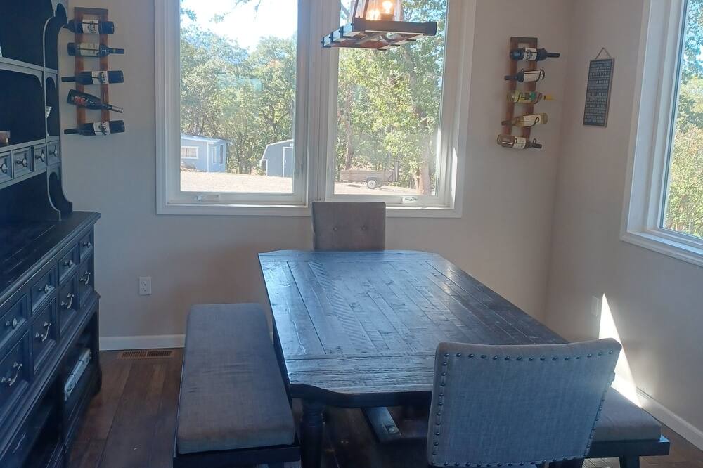 Photo of Livingroom in Central Point