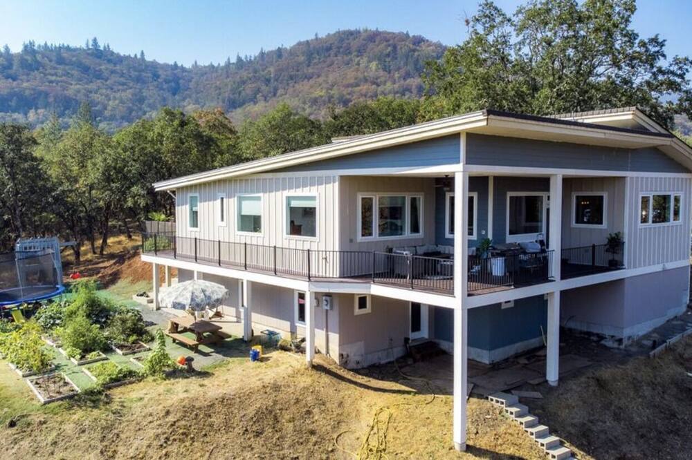 Photo of Outdoor in Central Point