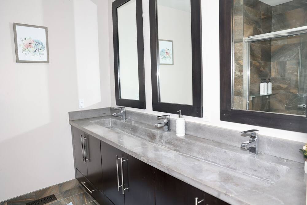 Photo of Bathroom in Middlesex Centre