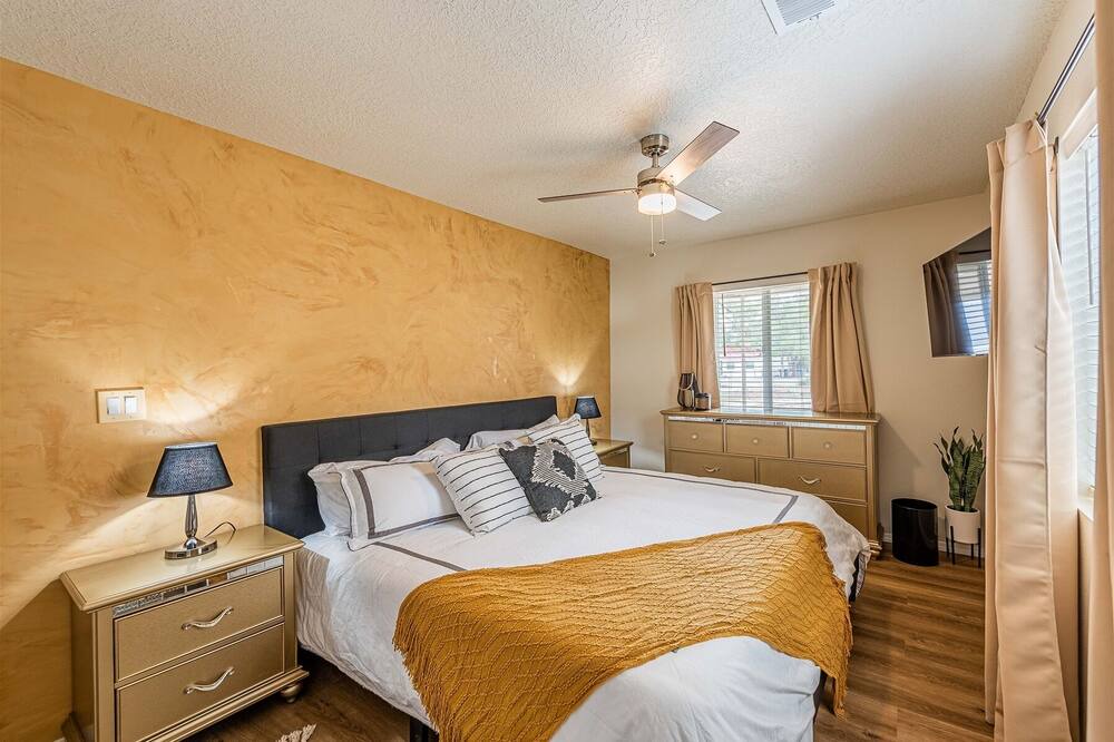 Photo of Bedroom in University Heights