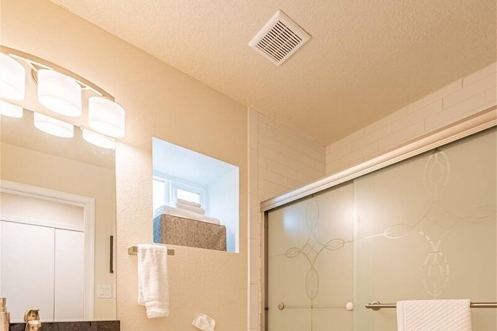 Photo of Bathroom in University Heights