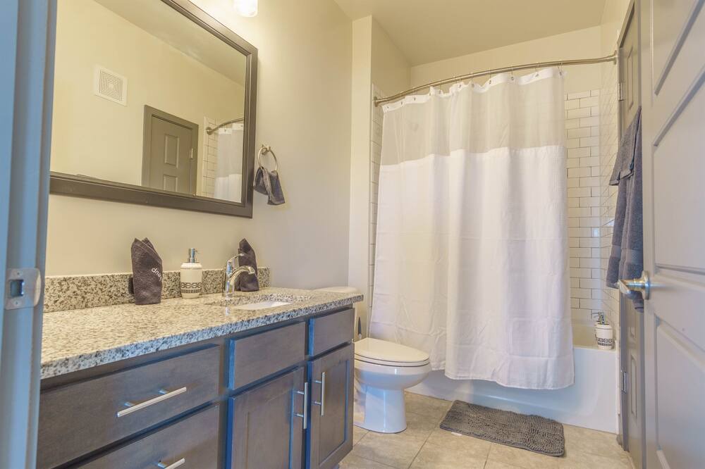 Photo of Bathroom in Hurstbourne