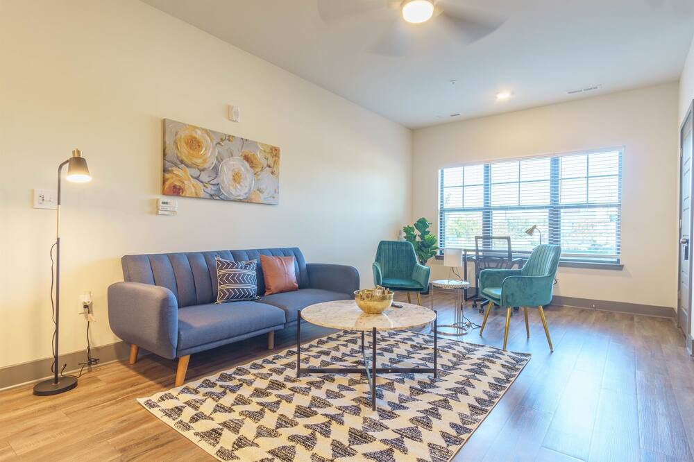 Photo of Livingroom in Hurstbourne
