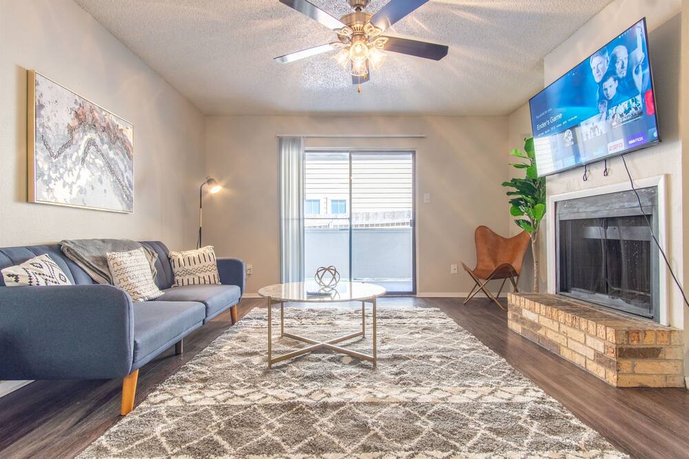 Photo of Livingroom in South Lamar