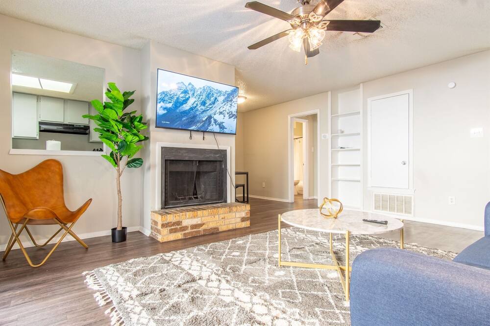 Photo of Livingroom in South Lamar