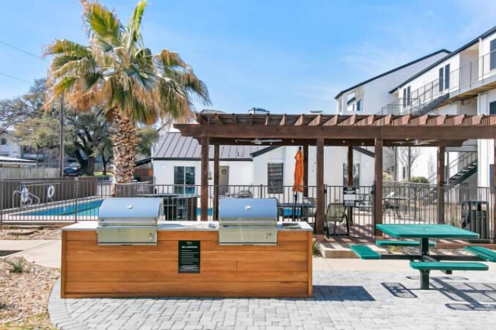 Photo of Outdoor in South Lamar