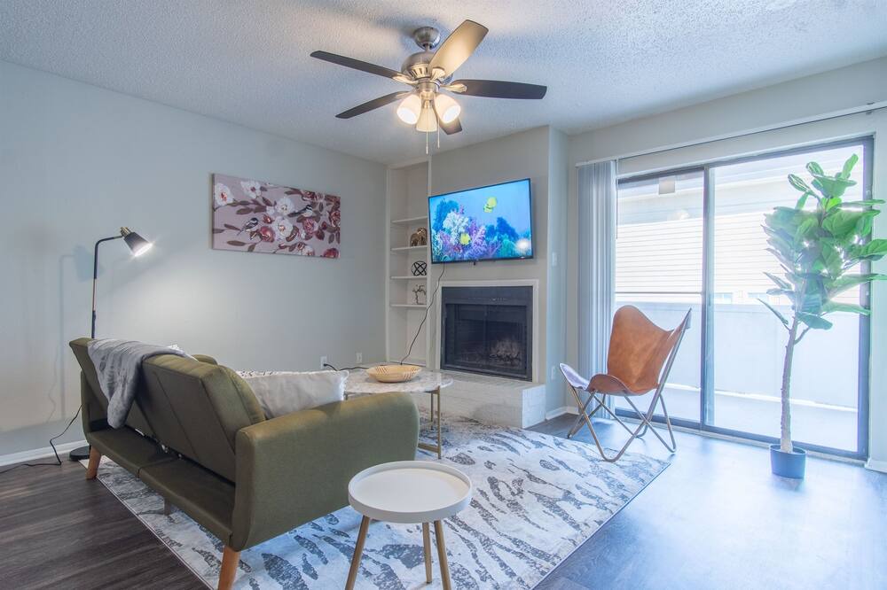 Photo of Livingroom in South Lamar