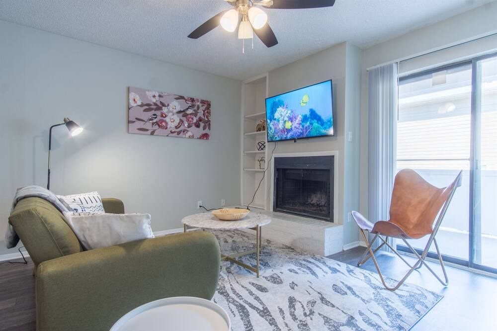 Photo of Livingroom in South Lamar