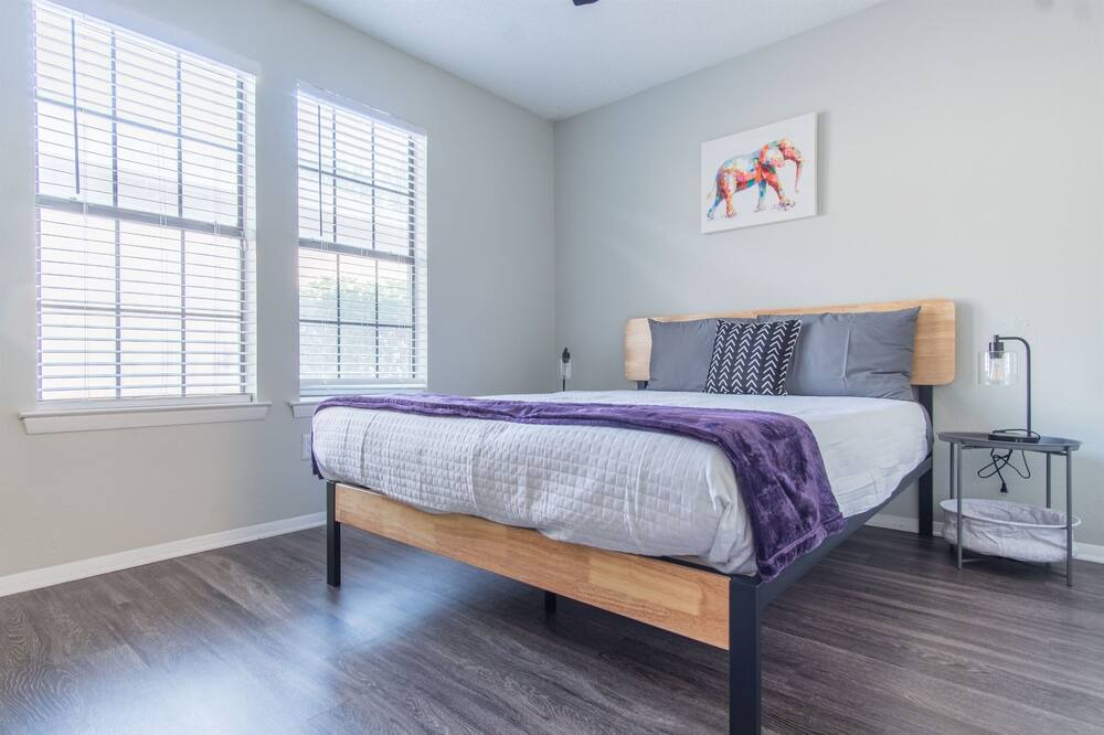 Photo of Bedroom in South Lamar