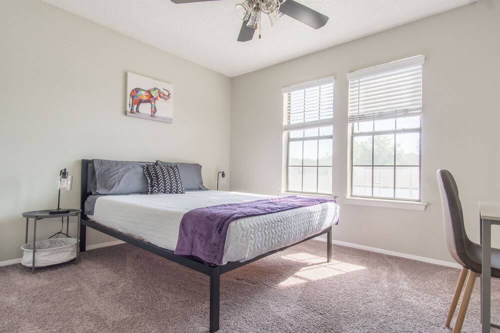 Photo of Bedroom in South Lamar