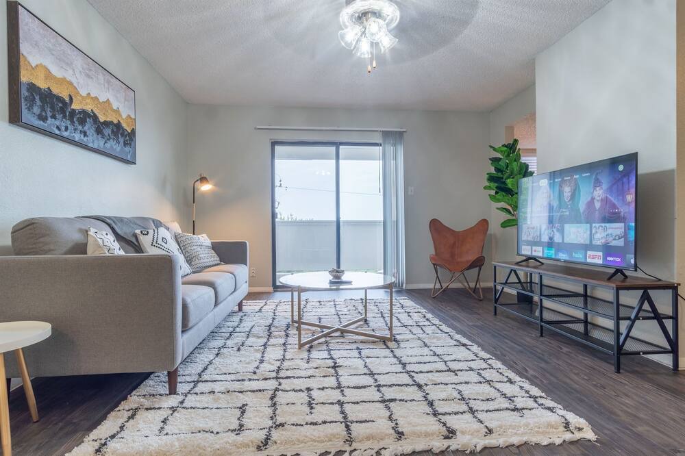 Photo of Livingroom in South Lamar