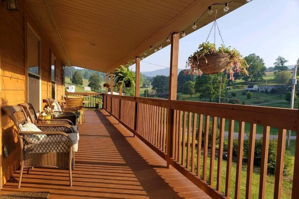 Photo of Outdoor in Pembroke