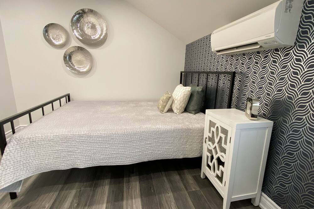 Photo of Bedroom in Port Dover