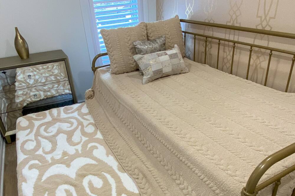 Photo of Bedroom in Port Dover