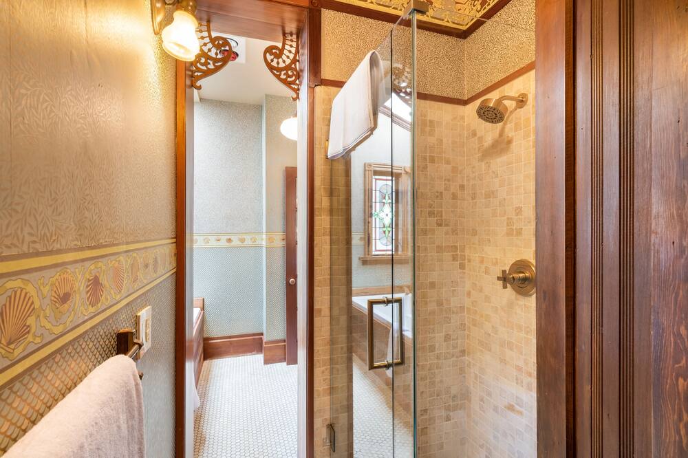 Photo of Bathroom in Geyserville