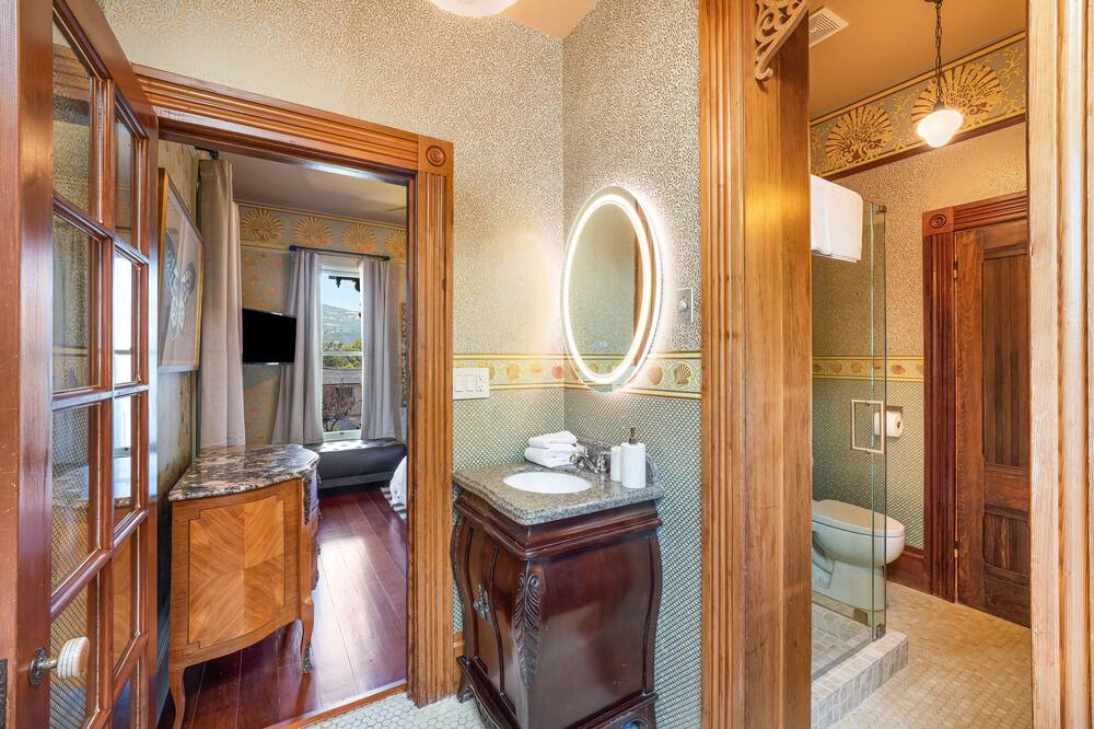 Photo of Bathroom in Geyserville
