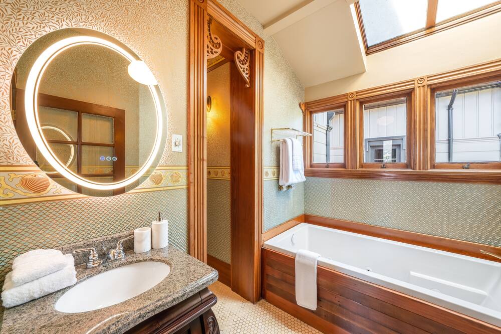 Photo of Bathroom in Geyserville