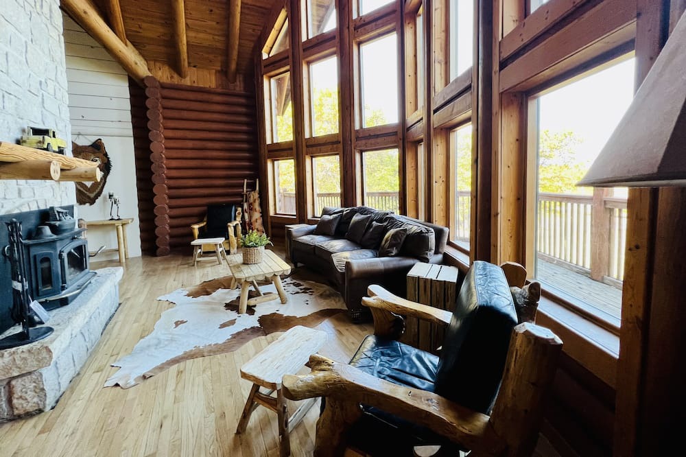 Photo of Livingroom in Franklin County
