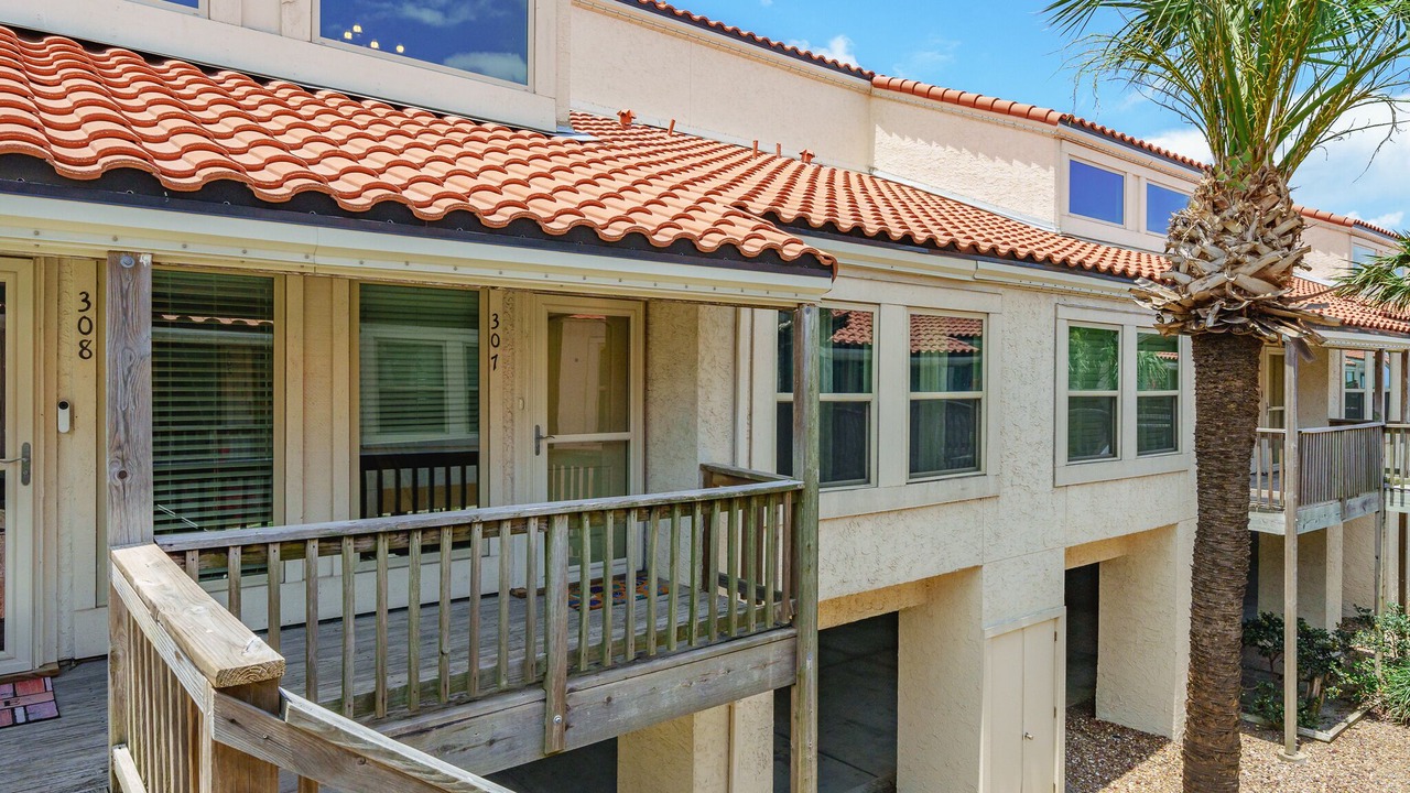 Photo of Outdoor in Harbor Oaks