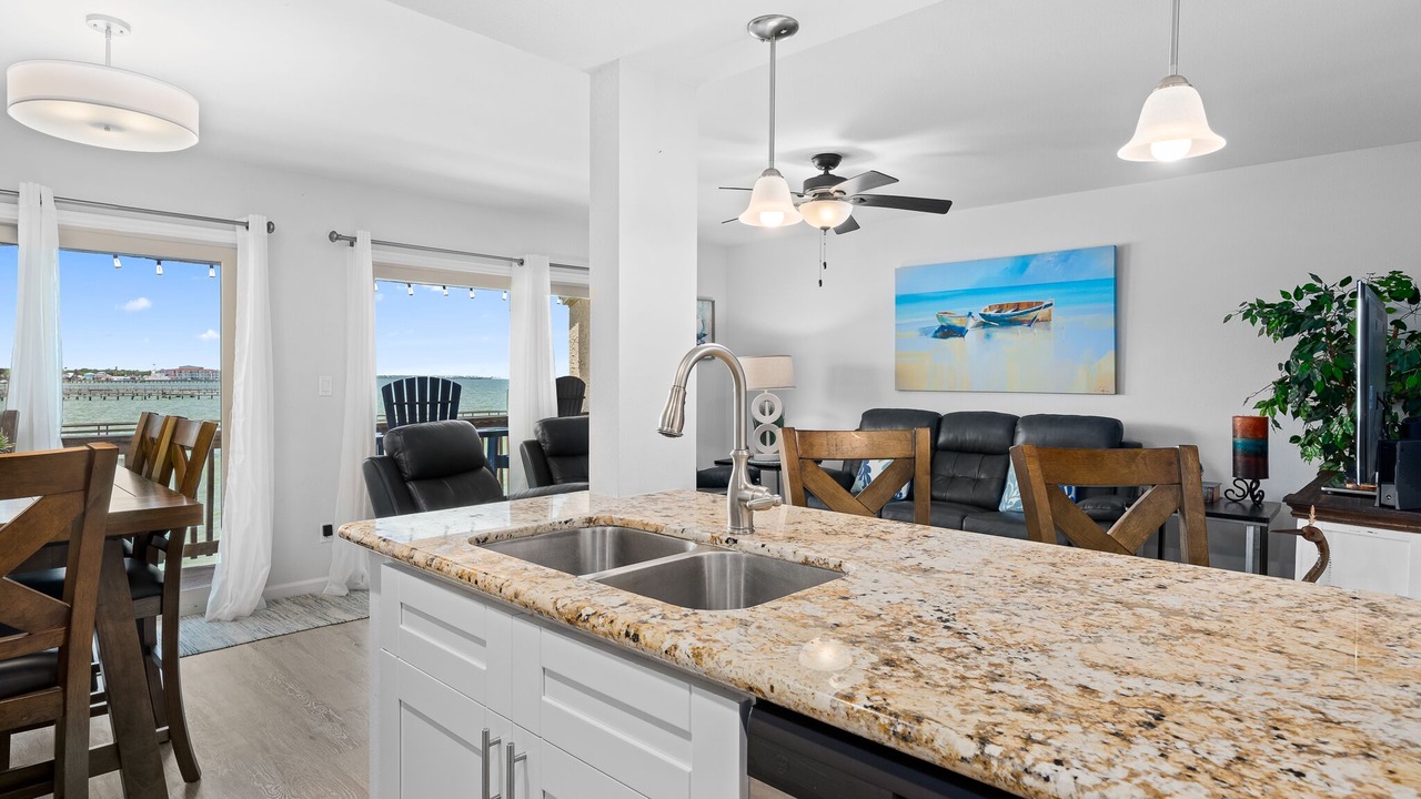 Photo of Livingroom in Harbor Oaks