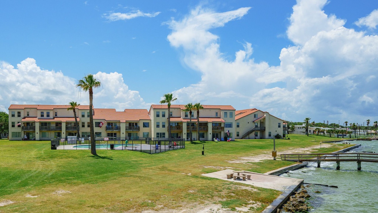Photo of Outdoor in Harbor Oaks