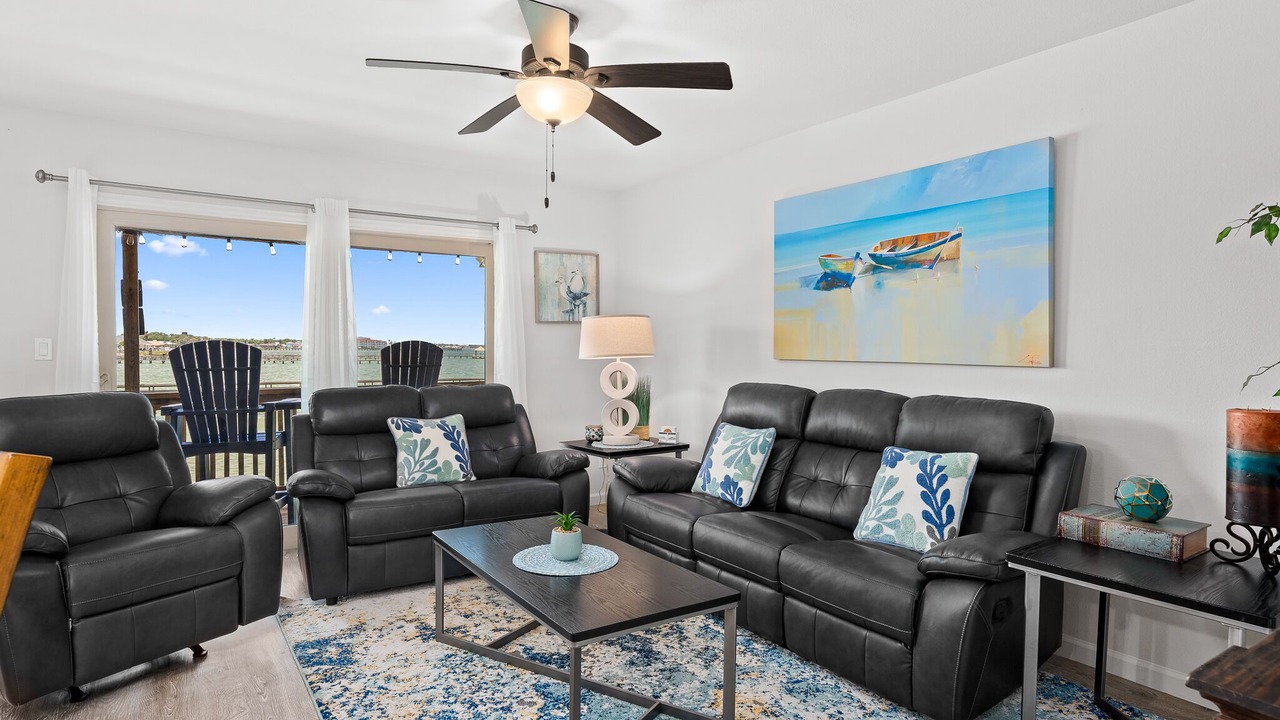 Photo of Patio Balcony in Harbor Oaks