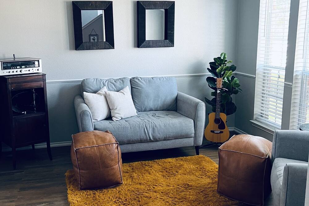 Photo of Livingroom in Forney