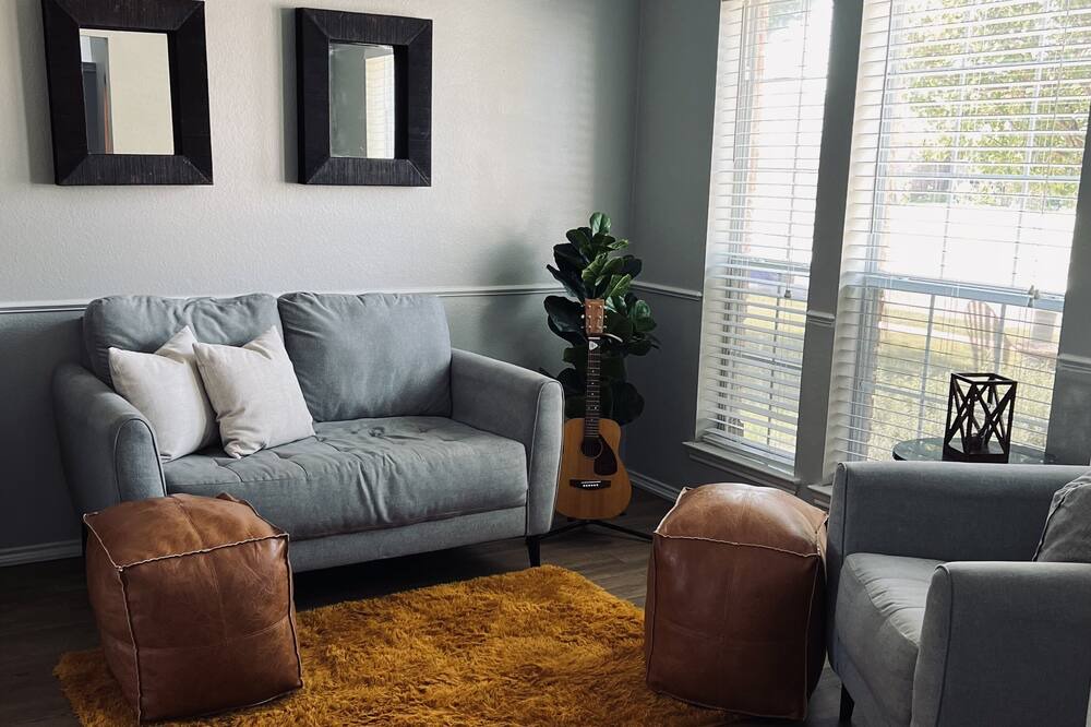 Photo of Livingroom in Forney