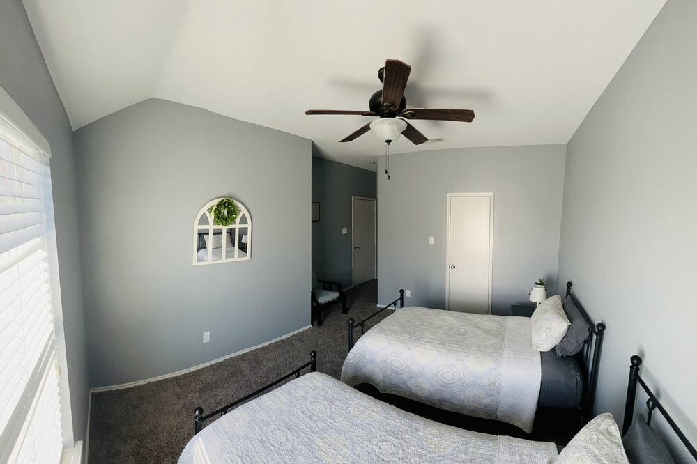 Photo of Bedroom in Forney