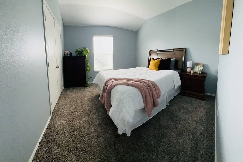 Photo of Bedroom in Forney