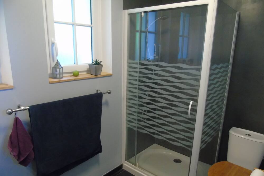 Photo of Bathroom in Marigne-Laille