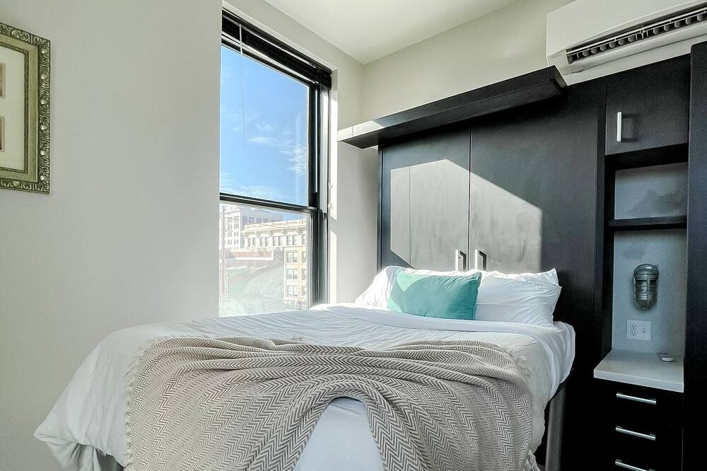 Photo of Bedroom in Downtown Springfield