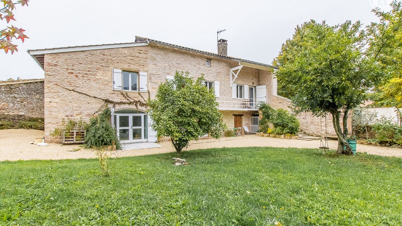 Photo of Outdoor in La Roche-Vineuse