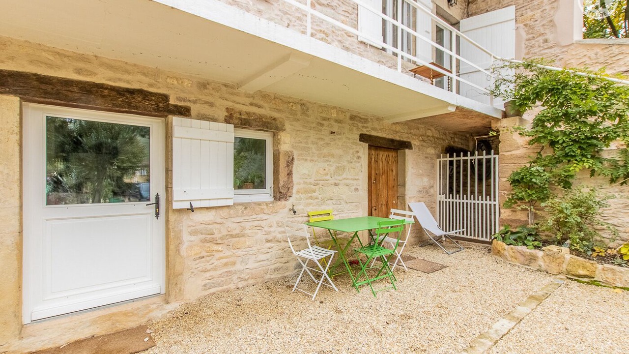 Photo of Outdoor in La Roche-Vineuse