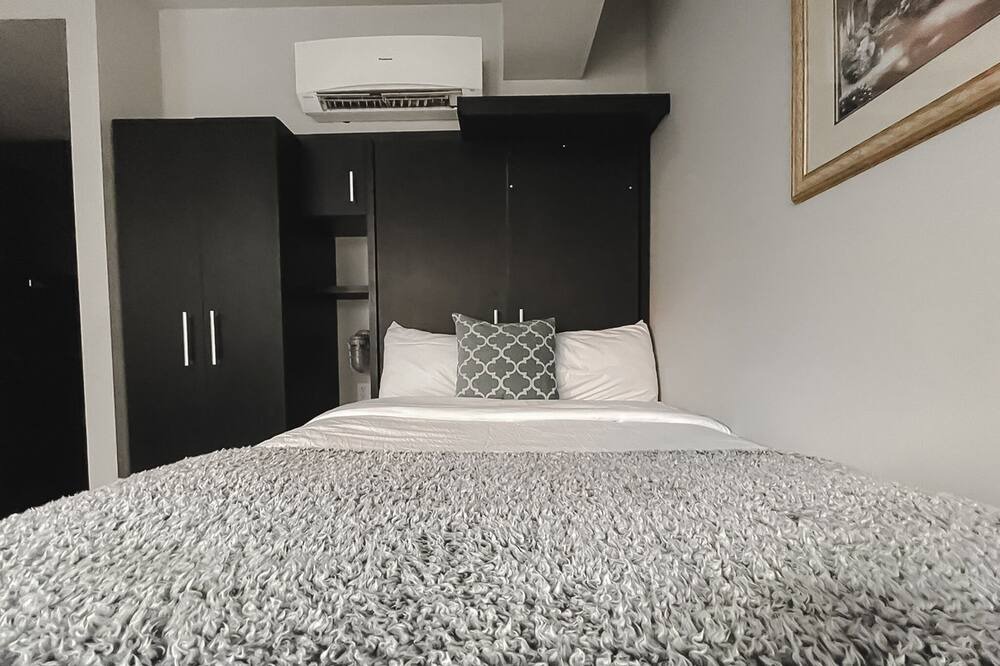 Photo of Bedroom in Downtown Springfield