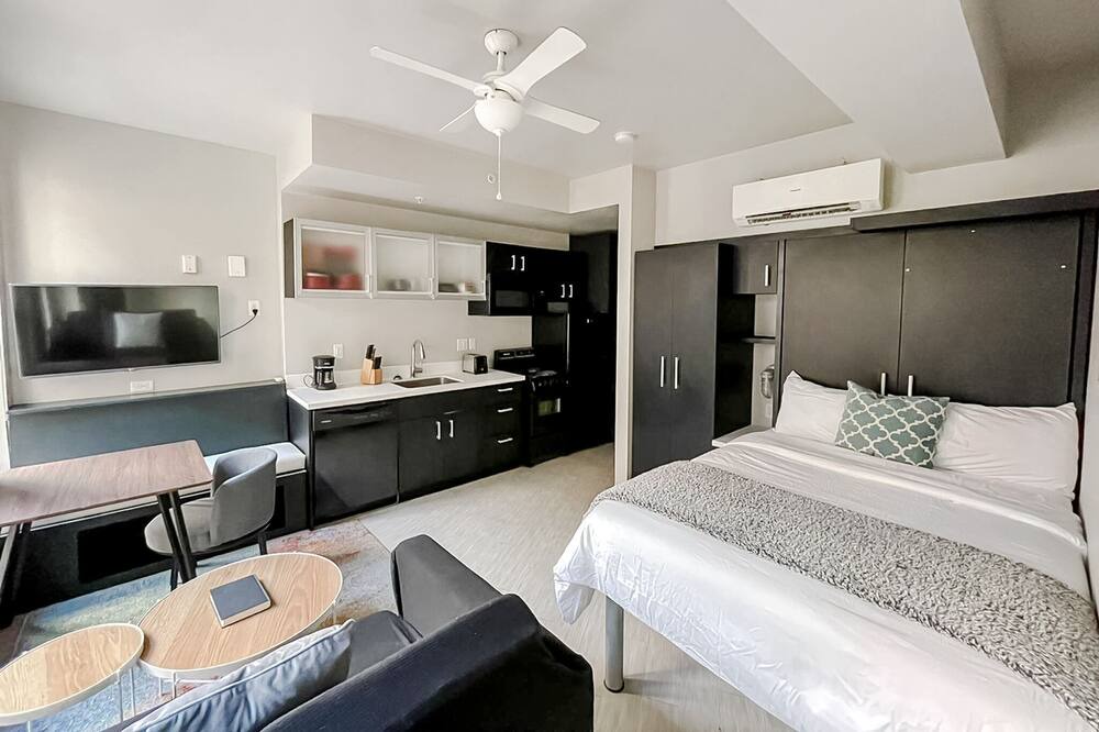 Photo of Bedroom in Downtown Springfield
