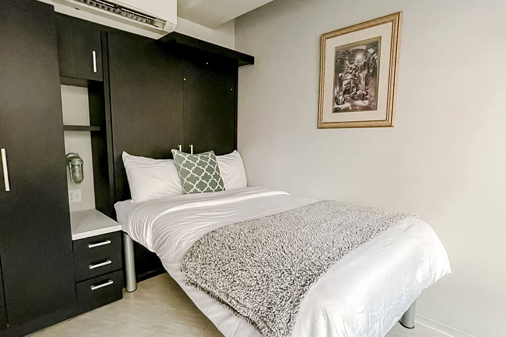 Photo of Bedroom in Downtown Springfield