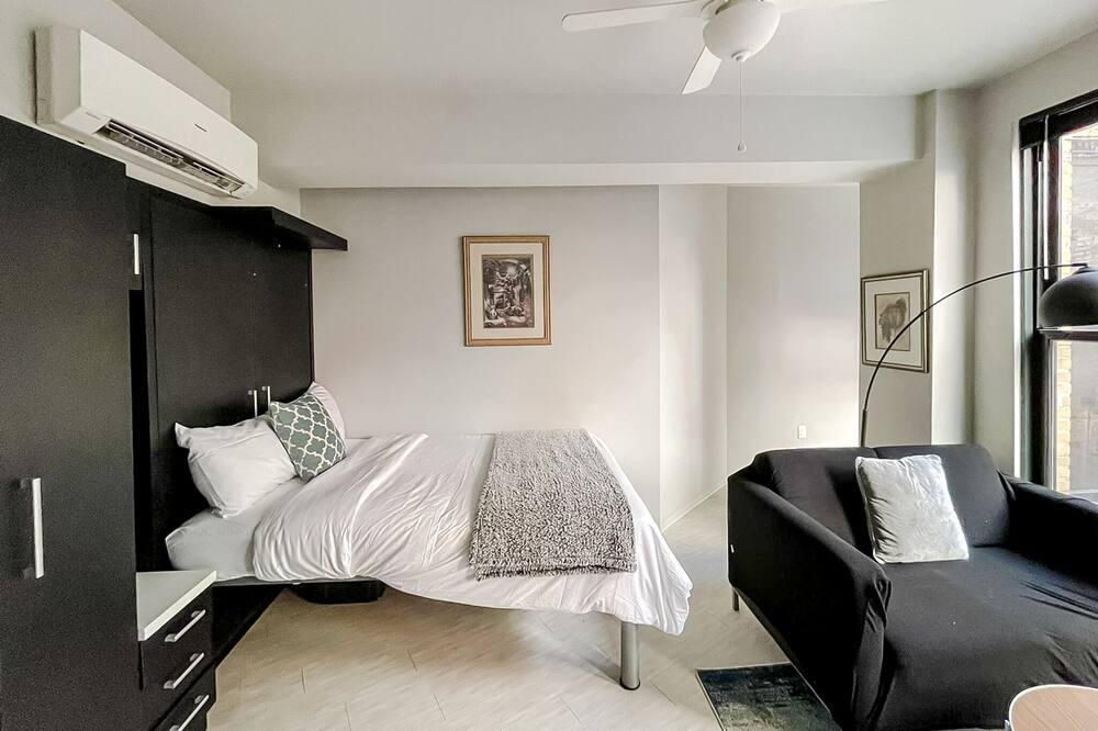Photo of Bedroom in Downtown Springfield